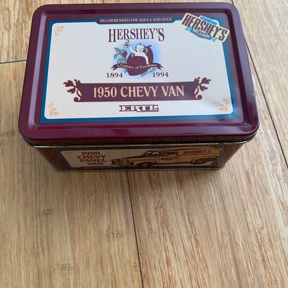 HERSHEY'S 1950CHEVY DIE CAST VAN 100th ANNIVERSARY - Picture 4 of 4